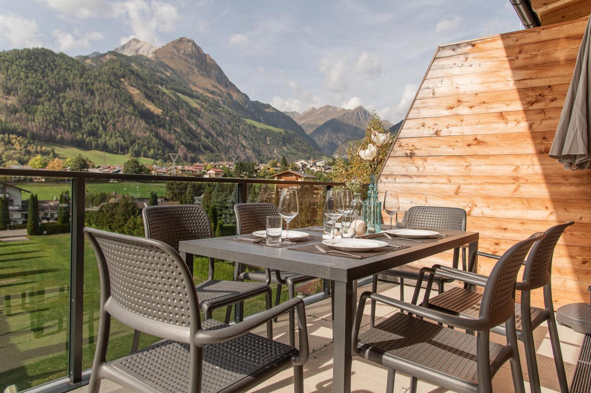AlpenParks Montana Apartments Matrei in Osttirol Bagian luar foto