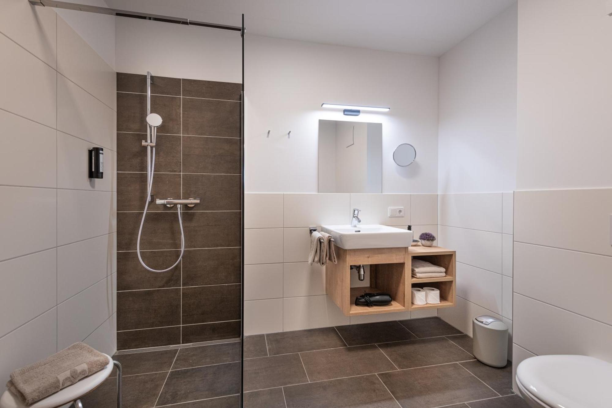 AlpenParks Montana Apartments Matrei in Osttirol Ruang foto